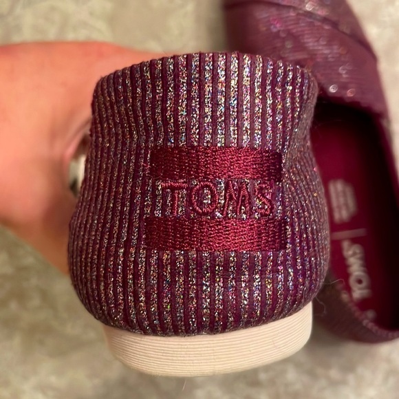 Brand New Toms Cabernet Glitter Rib Knit Slip On Shoes Casual Sparkly Canvas - Picture 13 of 16